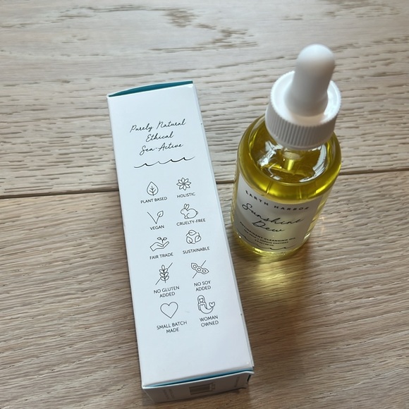 Earth Harbor Sunshine Dew Antioxidant Cleansing Oil - Picture 6 of 8